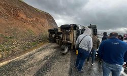 Elazığ’da beton pompası yan yattı: 1 yaralı
