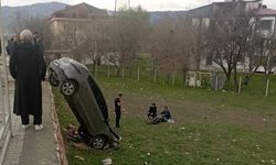 Elazığ'da Otomobil Şarampole Uçtu
