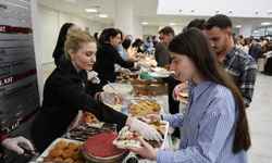 Fırat Üniversitesi'nde sınav öncesi öğrencilere 150 çeşit ev yemeği ikram edildi