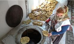 Malatya'da 3 çocuk annesi ürettiği ekmeklerle aile bütçesine katkı sağlıyor