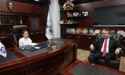 Başkan Şerifoğulları Koltuğunu Devretti: Minik Başkandan Mesaj