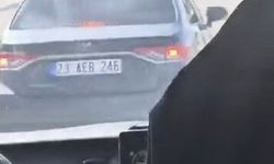 Elazığ’da Maganda Dehşeti: Otomobiliyle Yolcu Minibüsünü Sıkıştırdı