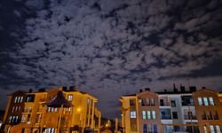 Geceyi aydınlatan doğa şöleni: Elazığ’da eşsiz bulut manzarası