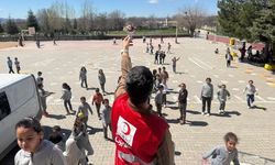 Elazığ’da Kızılay’dan Anlamlı Ziyaret: Öğrencilere Moral Desteği