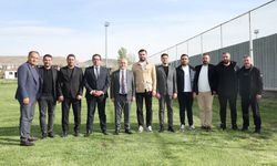 Vali Hatipoğlu’ndan Elazığspor’a Play-Off Öncesi Moral Ziyareti