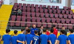 Müdür Eren Çocuklarla Biraraya Geldi