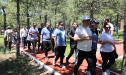 Elazığ'da çocuklar ve gençler, aileleriyle birlikte yürüdü