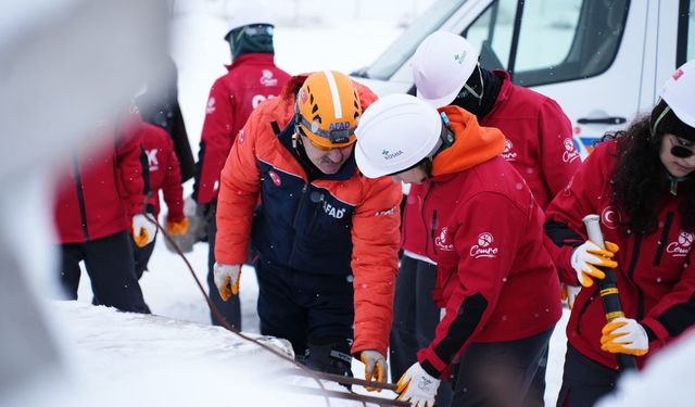 CEMRE Arama Kurtarma Ekipleri Enkaz Eğitimlerinde 4. Günü Tamamladı