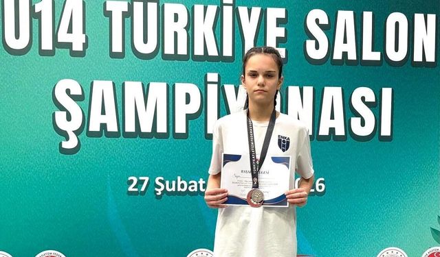 Zeynep Esma Günhan Yüksek Atlamada Türkiye İkincisi Oldu