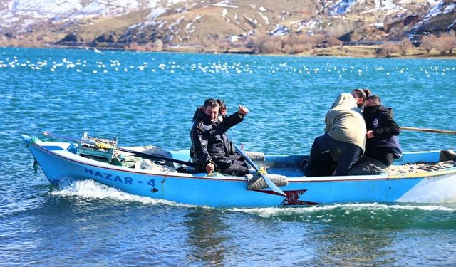 Doğu'nun Gizli Denizinde Şefkat Eli