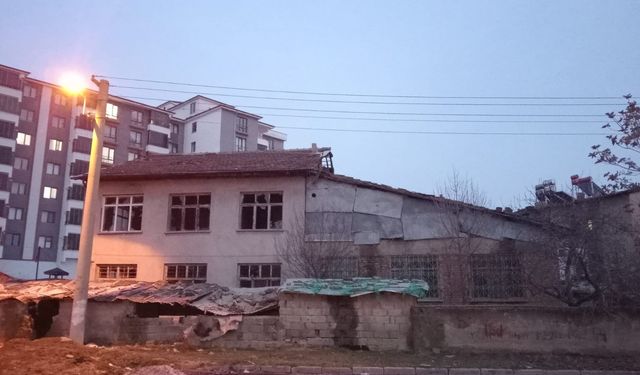 Boş Binalar Büyüyen Bir Tehlikeye Dönüştü