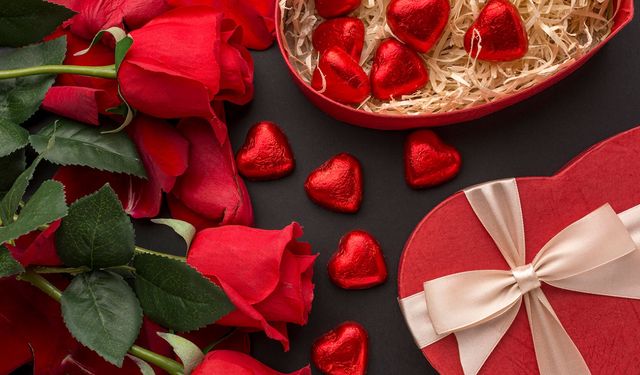 Kalpler Çarpıyor, Hediyeler Parlıyor