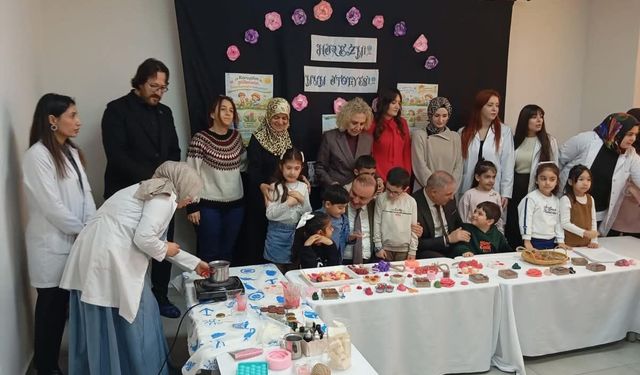 Elazığ’da Anaokulunda Sabun ve Mum Atölyesi