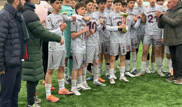 U15 Ligi Şampiyonu Elazığ İl Özel İdarespor