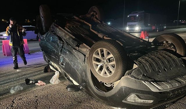 Kaza yapan otomobil ters döndü: 7 yaralı