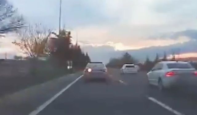 Elazığ’da makas atan sürücü kameraya yansıdı
