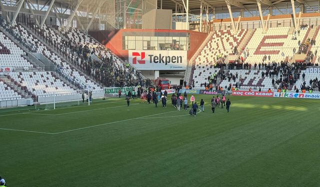 Elazığ – Şanlıurfa Kardeşliği Tribünlerde Taçlandı!