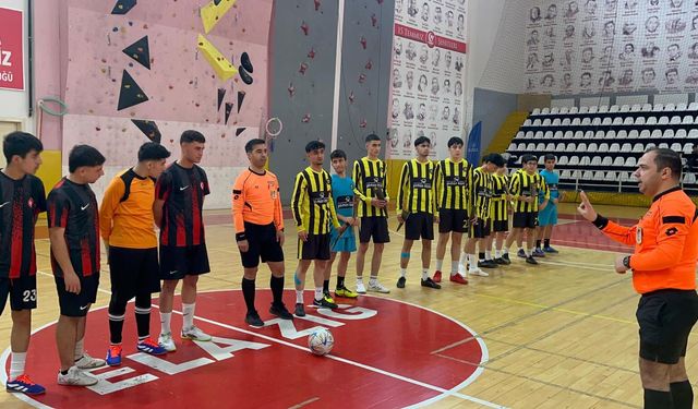 Farklı Branşlarda 918 Sporcu Okul Sporlarında Ter Döktü