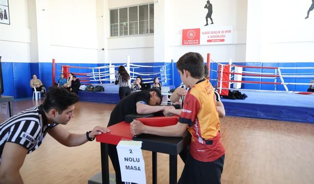 Elazığlı Sporcular Okul Sporları Müsabakalarında Ter Döktü