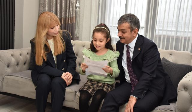 Milletvekili Keleş’ten Minik Öğrencilere Bayram Ziyareti