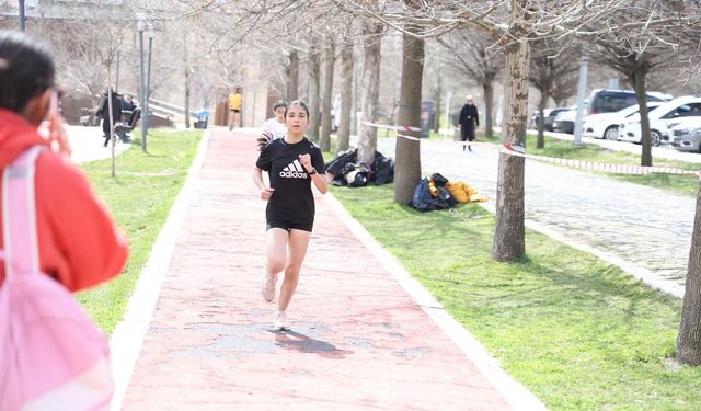 Elazığ’da ANALİG Kros Ve Kros Bayrak Yarışmaları Tamamlandı