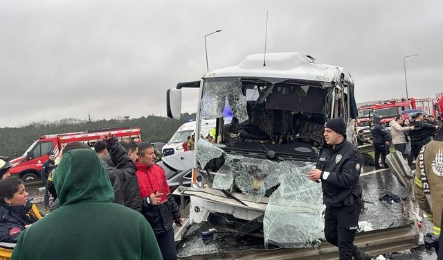 Polis Servisi Kaza Yaptı: 1 Şehit 16 Yaralı