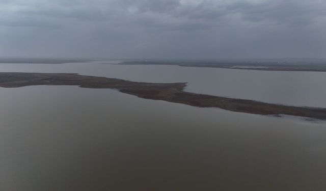 Diyarbakır'da Devegeçidi Baraj Gölü kuraklıktan 1 ayda "tahliye" aşamasına geldi