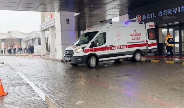 Elazığ’da inşaat iskelesi çöktü: 4 işçi yaralandı