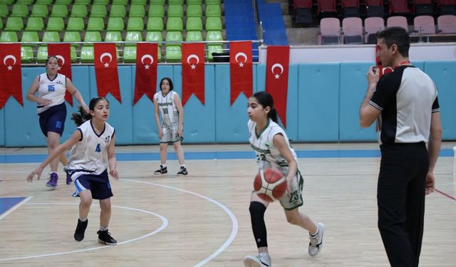 Elazığ’da 23 Nisan Coşkusu Spor Etkinlikleriyle Yaşandı