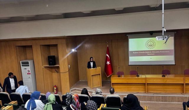 Üniversitesi Öğrencilerine 'Kadına Yönelik Şiddetle Mücadele' Eğitimi