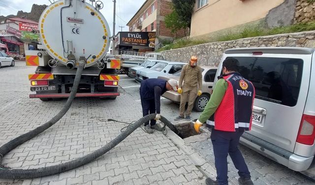 Kanalizasyon Hatlarında Bahar Temizliği Başladı