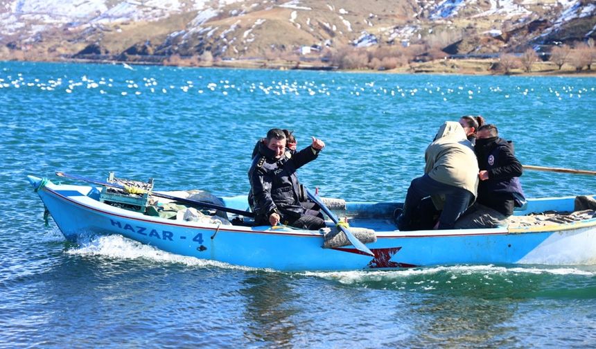 Doğu'nun Gizli Denizinde Şefkat Eli