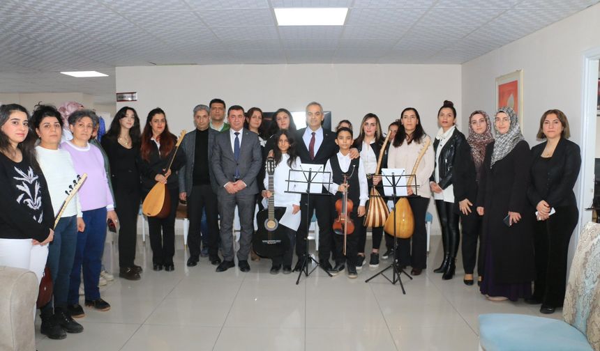 AİLE DESTEK MERKEZİ’NDE SERTİFİKA GURURU