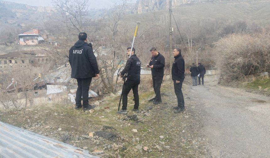 Riskli Bölge İlan Edilen Ulukent’te Etüt Çalışmaları Sürüyor