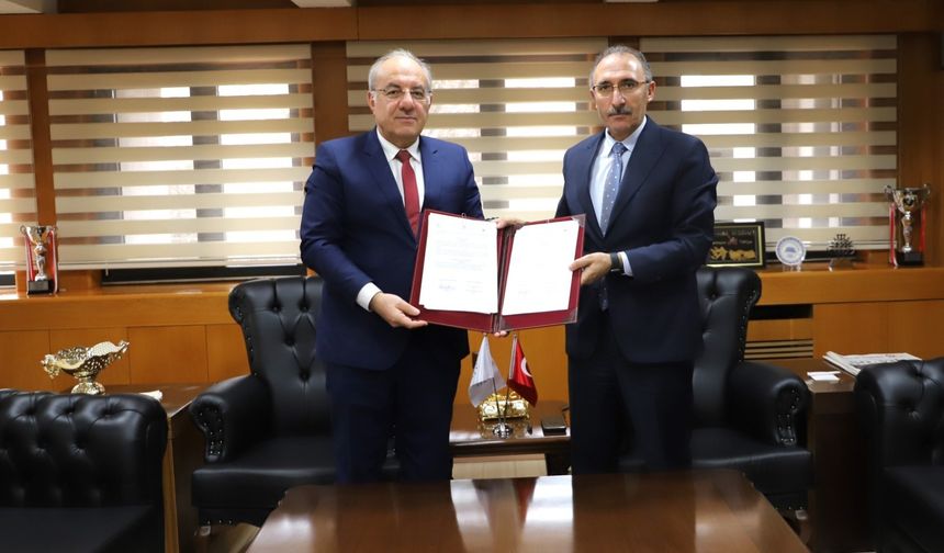Fırat Üniversitesi İle Munzur Üniversitesi Arasında Ar-Ge İş Birliği Protokolü İmzalandı