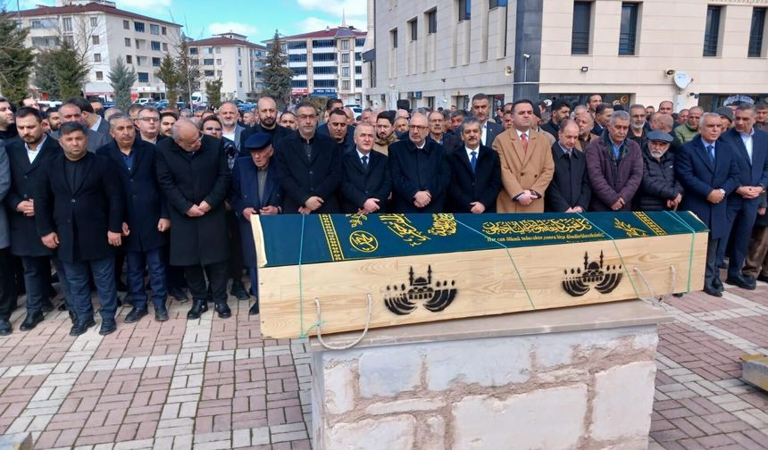 Semih Işıkver Amcasını Son Yolculuğuna Uğurladı