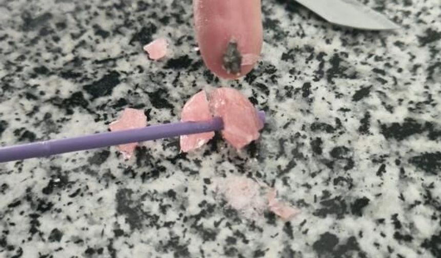 Şekerin İçinden Taş Çıktı