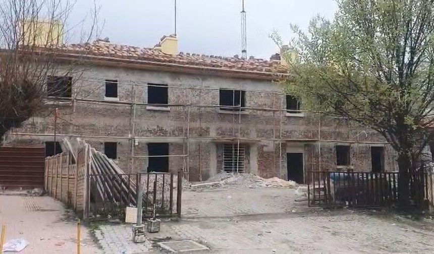 Elazığ'da 79 yıllık tarihi tren istasyonu yenileniyor