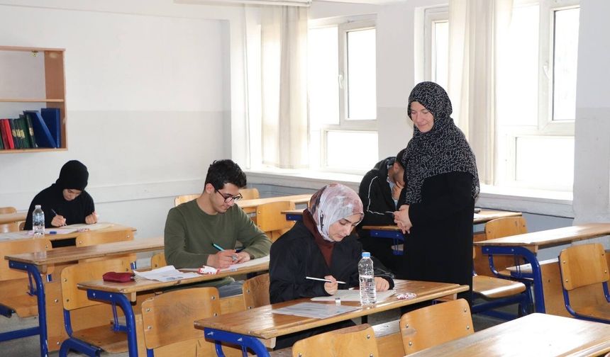 Elazığ’da Umre Ödüllü Yarışmaya Yoğun İlgi