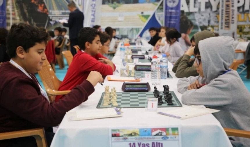 Palu’da Satranç Heyecanı: 100 Bin TL Ödüllü Turnuva Başladı