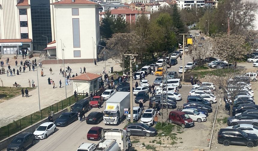 Elazığ’da Bursluluk Sınavı Yoğunluğu