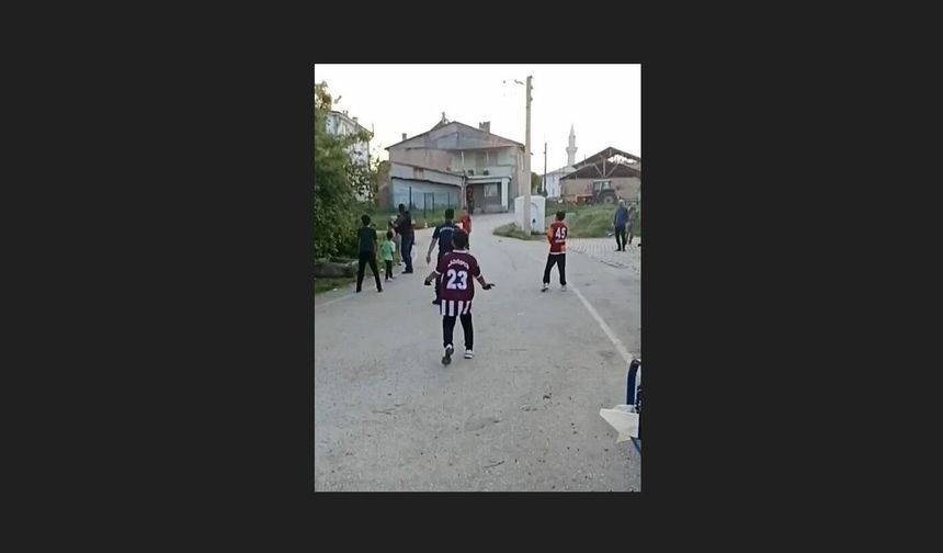 Elazığ'da gönülleri ısıtan maç: Jandarma ve çocuklar aynı sahada buluştu