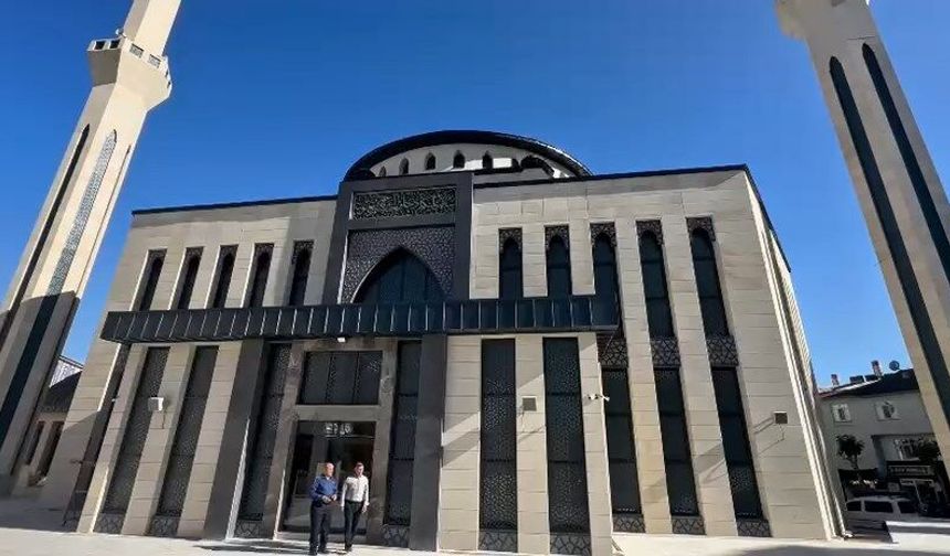 Kovancılar Merkez Camii İbadete Açılmaya Hazırlanıyor