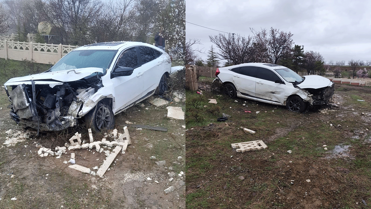Elazığ'da otomobil mezarlığa girdi: 2 yaralı